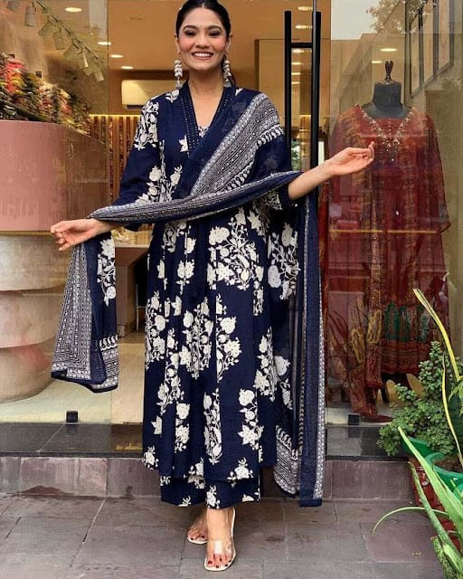 Women Cotton Blend Kurti Pant Set with Dupatta – Stylish & Comfy